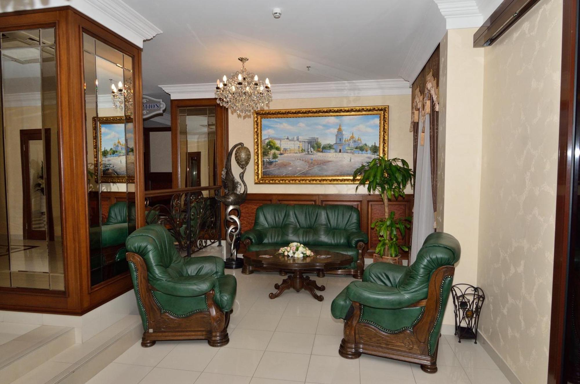 Hotel Ukraine Rivne Exterior photo