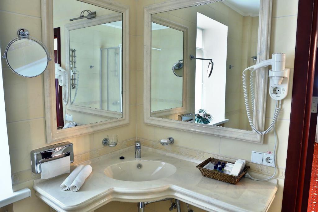 Hotel Ukraine Rivne Room photo