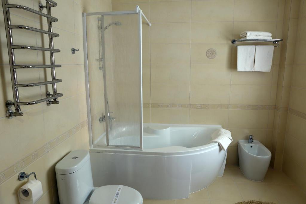 Hotel Ukraine Rivne Room photo